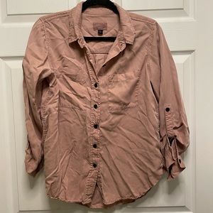 Universal thread button down
